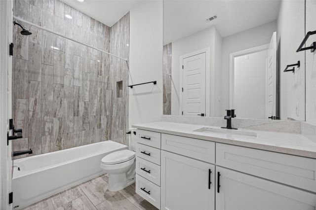 225 Spicewood Trails DR, Spicewood, TX 78669