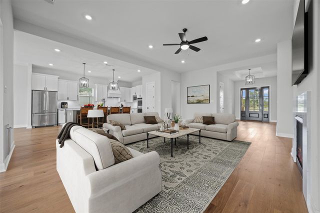 225 Spicewood Trails DR, Spicewood, TX 78669