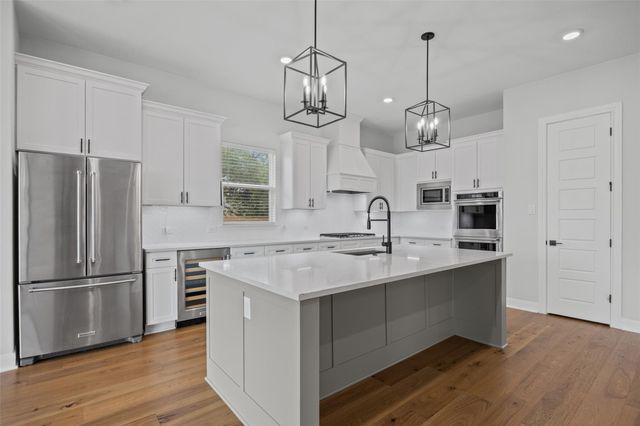 225 Spicewood Trails DR, Spicewood, TX 78669