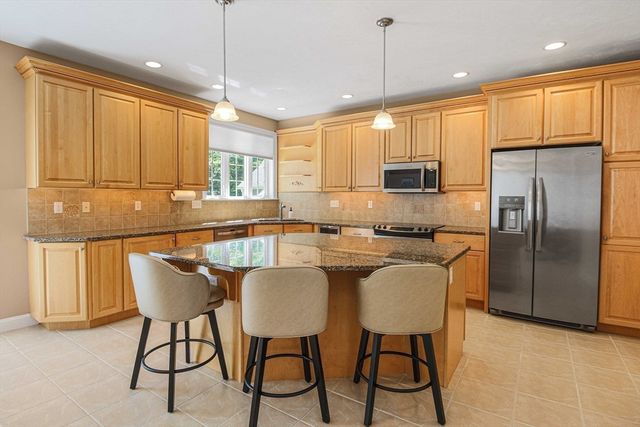 17 Dudley Road, Mendon, MA 01756