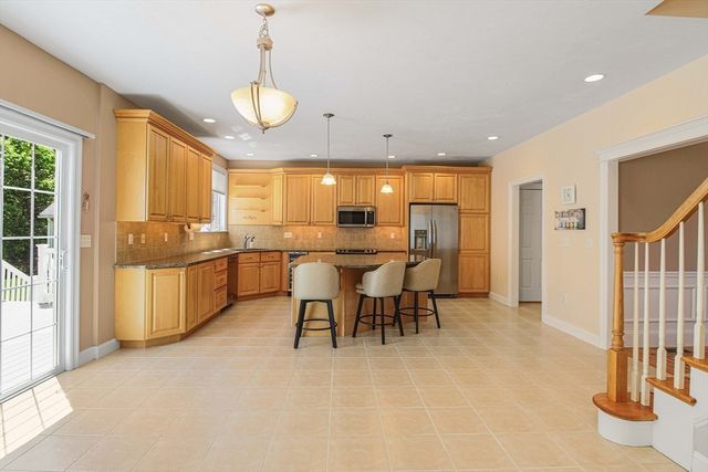 17 Dudley Road, Mendon, MA 01756