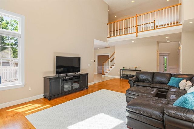 17 Dudley Road, Mendon, MA 01756