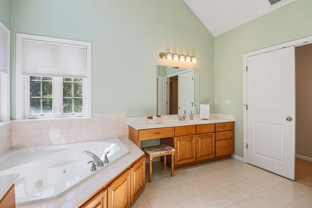 17 Dudley Road, Mendon, MA 01756