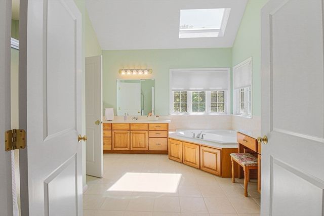 17 Dudley Road, Mendon, MA 01756