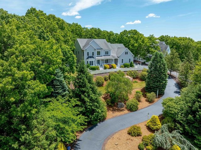 17 Dudley Road, Mendon, MA 01756
