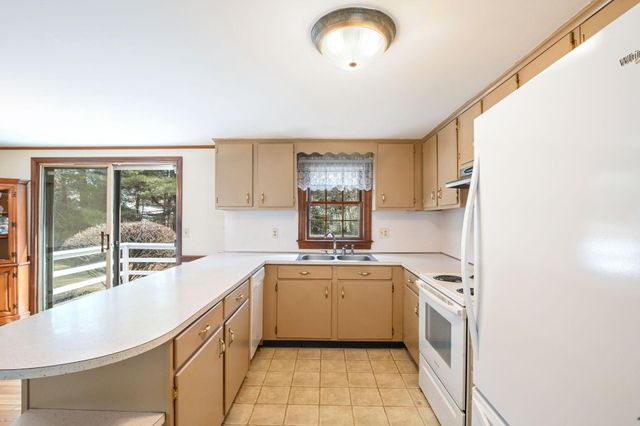 48 Captain Noyes Road, South Yarmouth, MA 02664