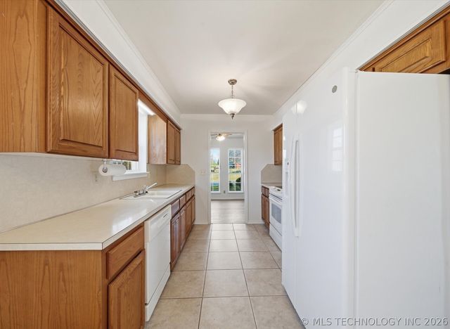 7446 E 53rd Place, Tulsa, OK 74145