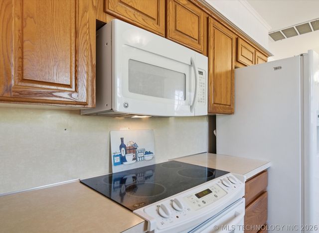 7446 E 53rd Place, Tulsa, OK 74145