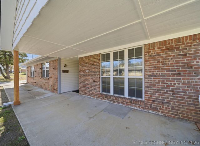 7446 E 53rd Place, Tulsa, OK 74145