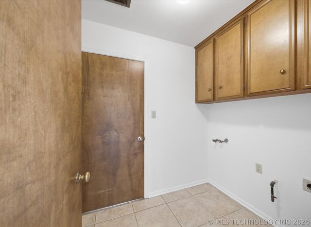 7446 E 53rd Place, Tulsa, OK 74145