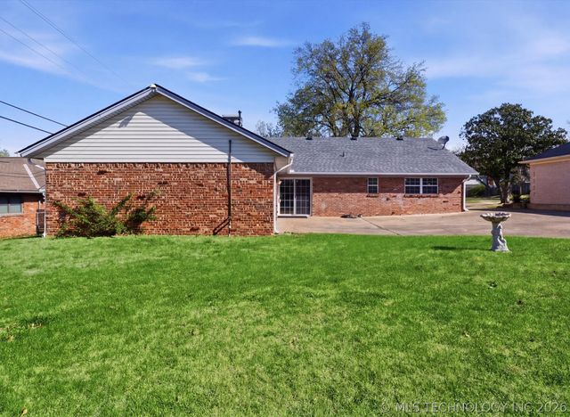 7446 E 53rd Place, Tulsa, OK 74145