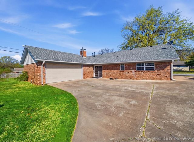 7446 E 53rd Place, Tulsa, OK 74145