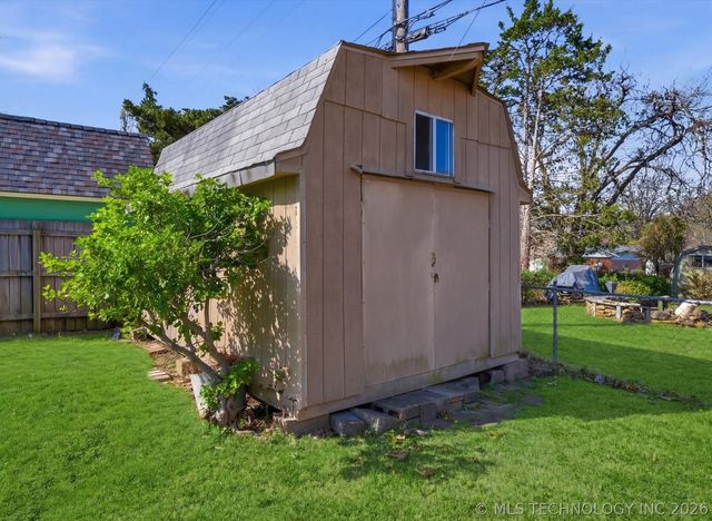 7446 E 53rd Place, Tulsa, OK 74145