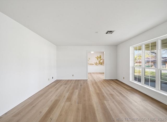 7446 E 53rd Place, Tulsa, OK 74145