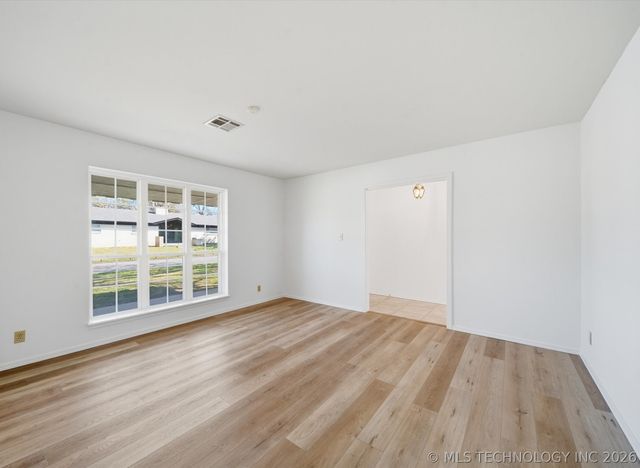 7446 E 53rd Place, Tulsa, OK 74145
