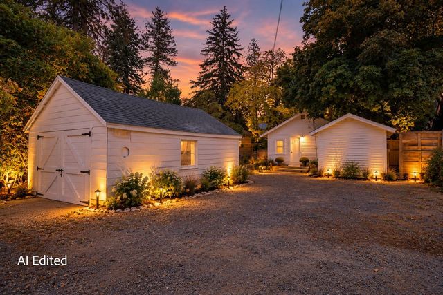 2911 W Garland Ave, Spokane, WA 99205