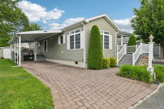 1661 Old Country Road 543, Riverhead, NY 11901