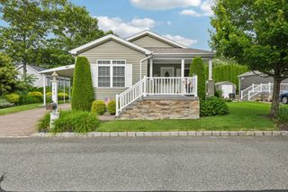 1661 Old Country Road 543, Riverhead, NY 11901