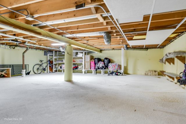 1003 W Hintz Road, Arlington Heights, IL 60004