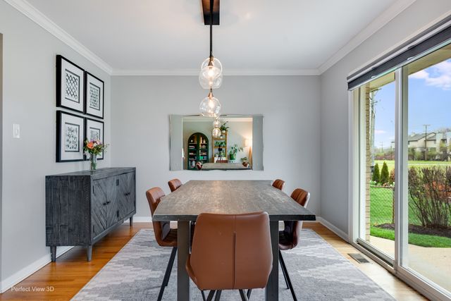 1003 W Hintz Road, Arlington Heights, IL 60004