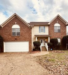 323 Witham Ct, Goodlettsville, TN 37072