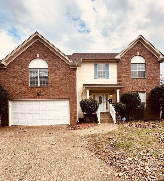 323 Witham Ct, Goodlettsville, TN 37072