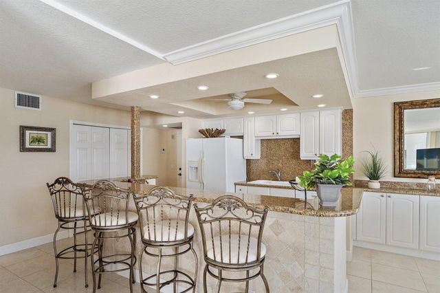5440 N Ocean Drive 907, Singer Island, FL 33404