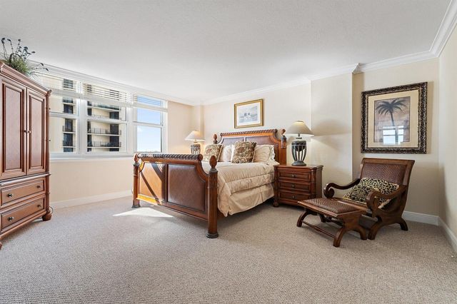 5440 N Ocean Drive 907, Singer Island, FL 33404