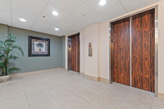 5440 N Ocean Drive 907, Singer Island, FL 33404