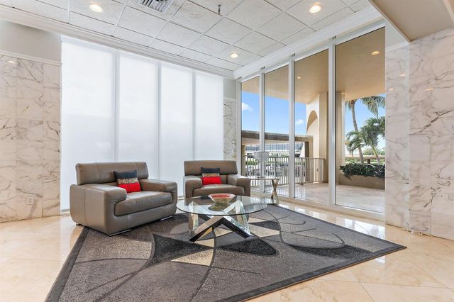 5440 N Ocean Drive 907, Singer Island, FL 33404
