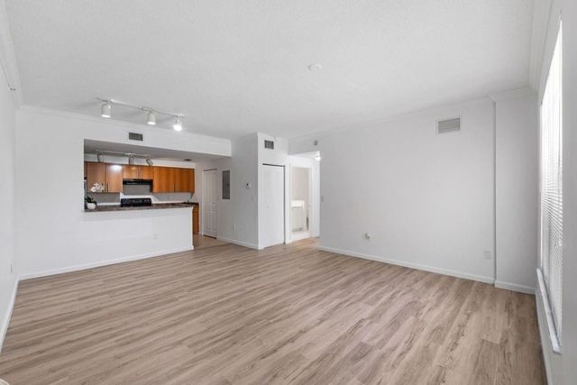 5800 W Sample Road 102, Coral Springs, FL 33067