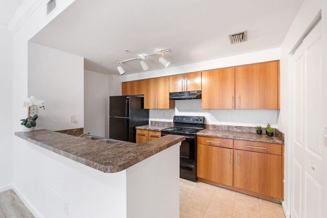 5800 W Sample Road 102, Coral Springs, FL 33067