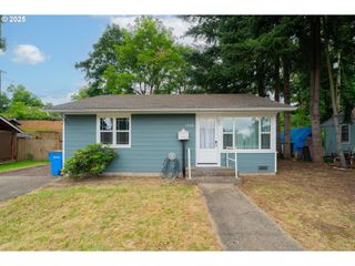 1520 E 16TH Pl, Vancouver, WA 98661