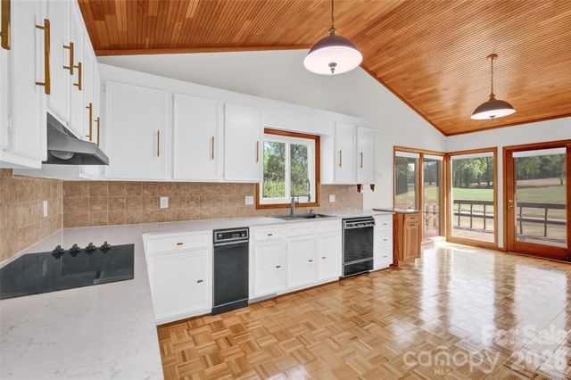 443 W Gleneagles Road, Statesville, NC 28625