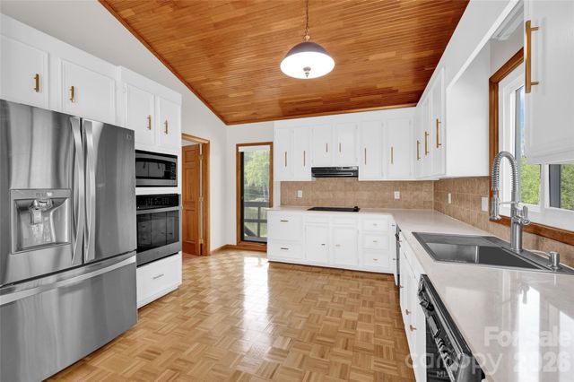 443 W Gleneagles Road, Statesville, NC 28625
