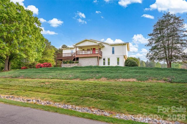 443 W Gleneagles Road, Statesville, NC 28625