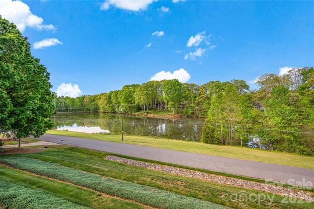 443 W Gleneagles Road, Statesville, NC 28625