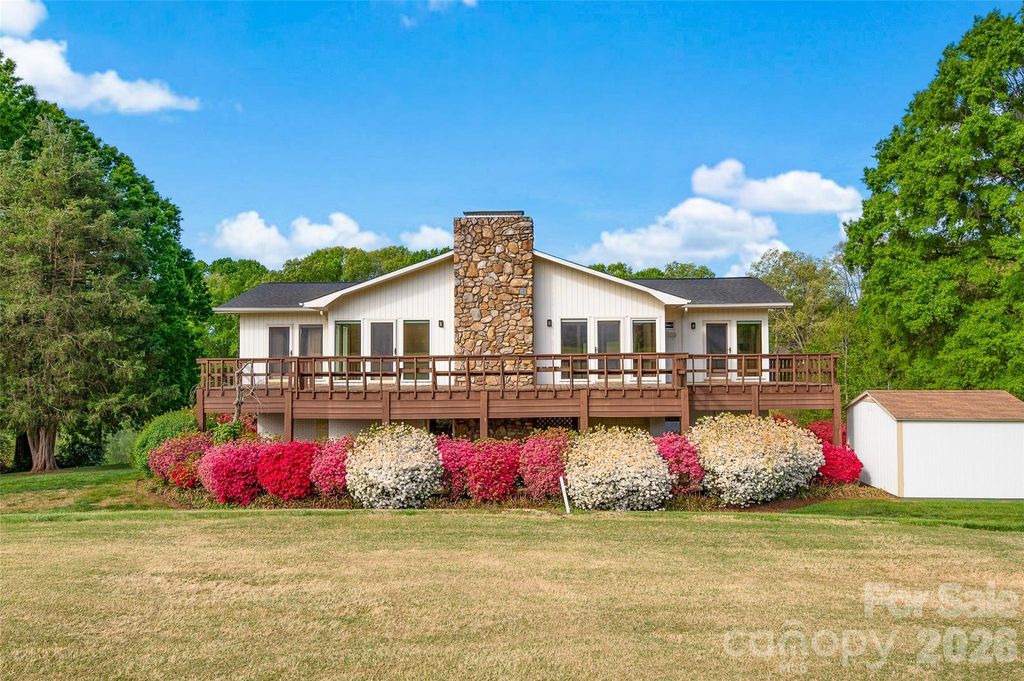443 W Gleneagles Road, Statesville, NC 28625