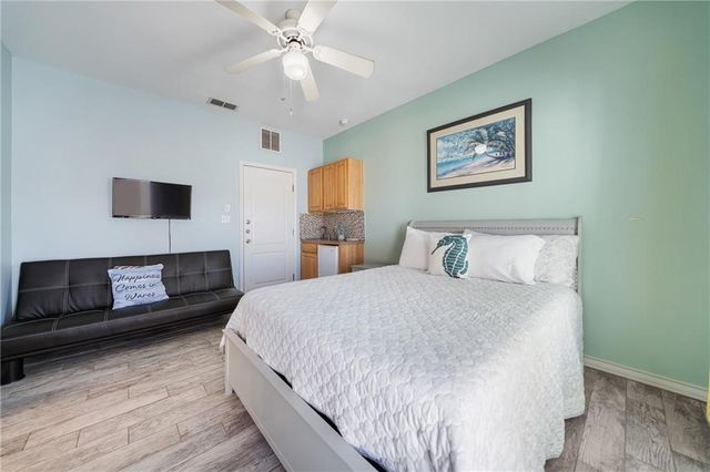14202 Encantada Ave 106, Corpus Christi, TX 78418