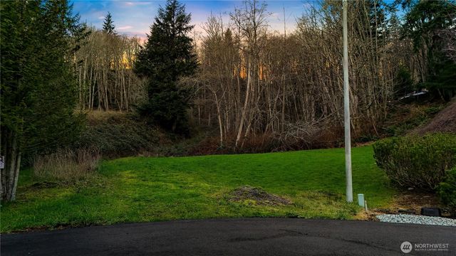 927 Grennan Place, Camano Island, WA 98282