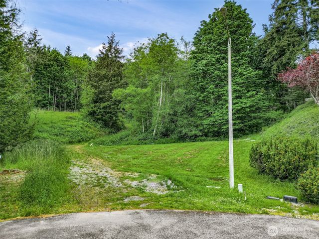 927 Grennan Place, Camano Island, WA 98282