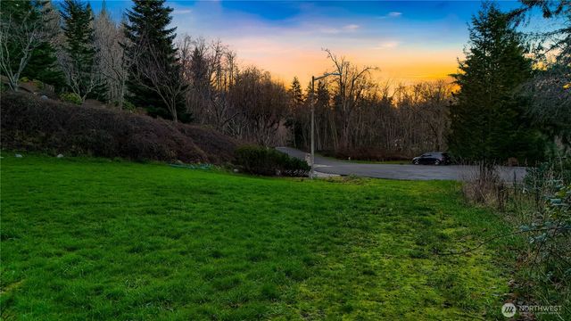 927 Grennan Place, Camano Island, WA 98282