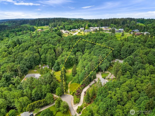 927 Grennan Place, Camano Island, WA 98282