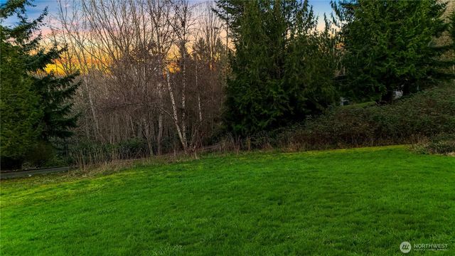 927 Grennan Place, Camano Island, WA 98282