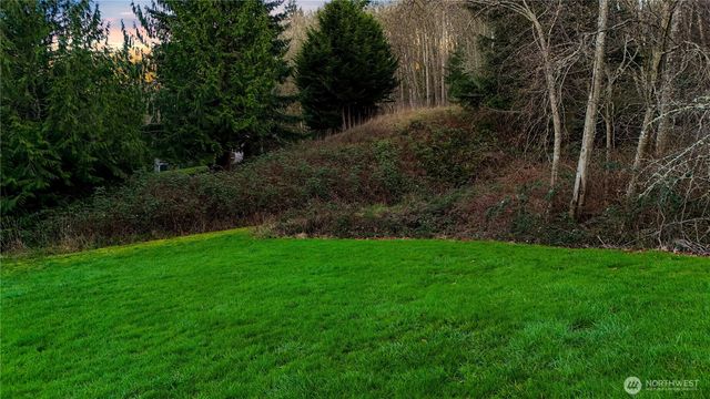 927 Grennan Place, Camano Island, WA 98282