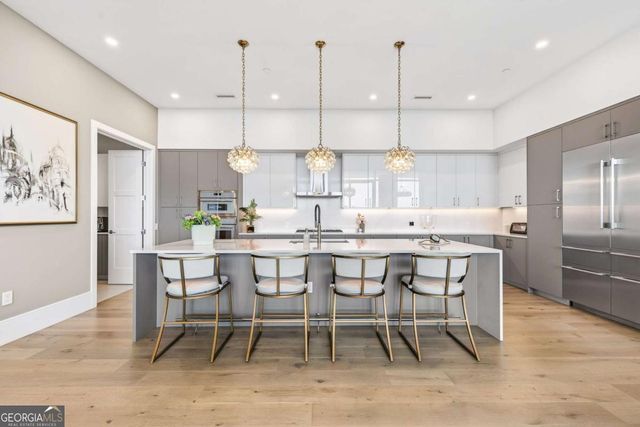 2425 Peachtree Road NE 1704, Atlanta, GA 30305