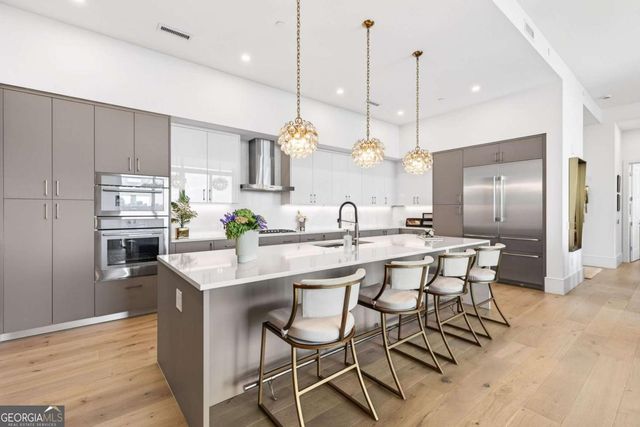 2425 Peachtree Road NE 1704, Atlanta, GA 30305