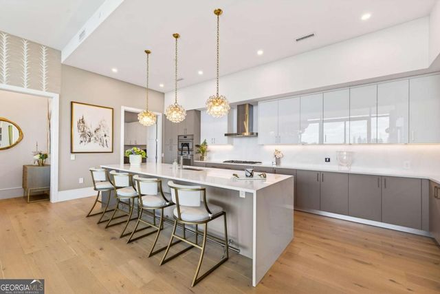 2425 Peachtree Road NE 1704, Atlanta, GA 30305