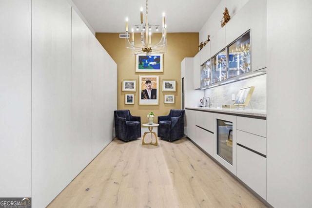 2425 Peachtree Road NE 1704, Atlanta, GA 30305