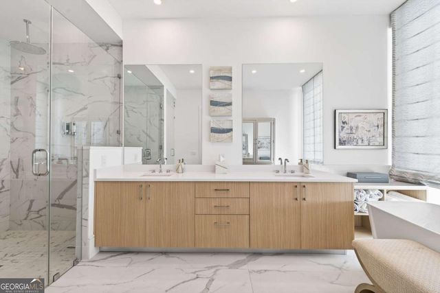 2425 Peachtree Road NE 1704, Atlanta, GA 30305